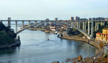 Arrabida bridge Oporto, Portekiz üzerinden panoramik görünüm