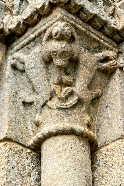 Capitelli Romanici Del Monastero San Pedro Ferreira Portogallo — Foto Stock