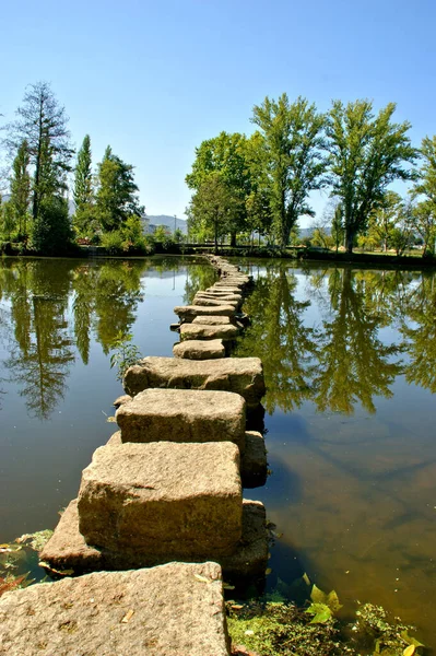 Ponte Pedonal Velha Chaves Sobre Rio Tamega Portugal — Fotografia de Stock