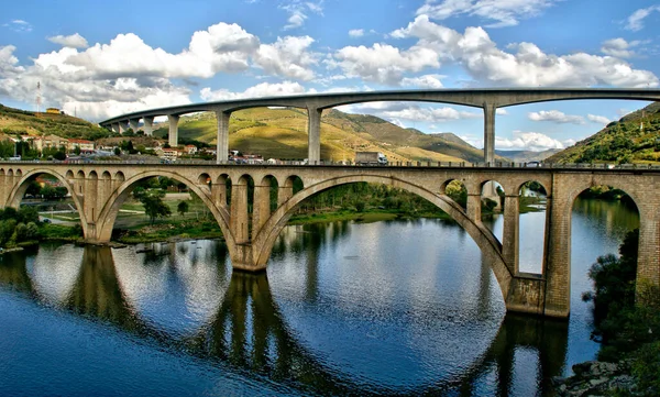 Pontes Sobre Rio Douro Cidade Regua Portugal — Fotografia de Stock