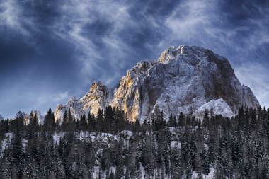 Güneşin doğuşunu, Sassolungo