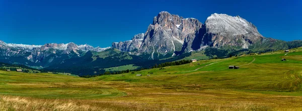 Wspaniały Krajobraz Alpe Siusi Sezonie Letnim Śniegiem Szczycie Gór Trentino — Zdjęcie stockowe