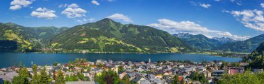 Güzel Alp dağ manzarası ile ünlü Köyü Zell am görmek, Salzburg arazi, Avusturya