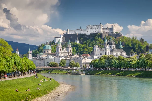 Klassisk vy av Salzburg på sommaren, Salzburger Land, Österrike — Stockfoto