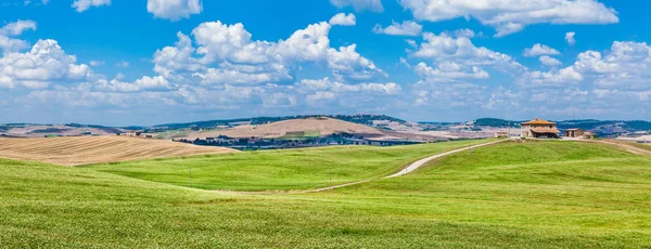 Panorama della Toscana con dolci colline in Val d'Orcia — Foto Stock