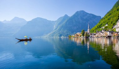 Geleneksel Platte tekne yaz, Avusturya Hallstatt göl beldesi