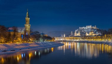 Salzburg Klasik Görünüm Noel zamanında kış, Avusturya