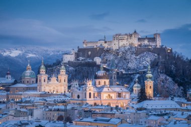 Salzburg Klasik Görünüm Noel zamanında kış, Avusturya