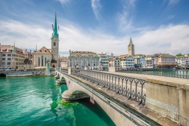 Zürih şehir tarihi ile nehir Limmat, İsviçre