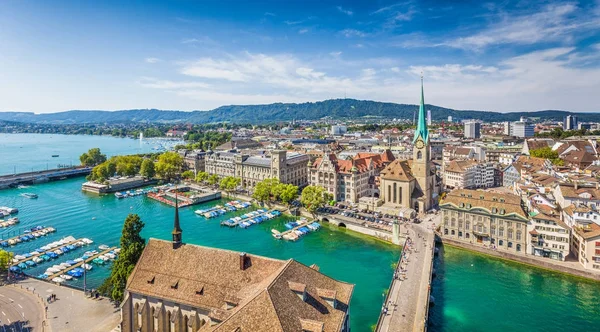 A légi felvétel a Zürich-folyó Limmat, Svájc — Stock Fotó