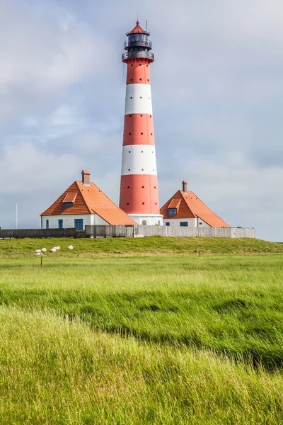 Paisagem com farol no Mar do Norte — Fotografia de Stock