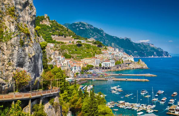 Postcard view of Amalfi, Amalfi Coast, Campania, Italy — Stock Photo, Image