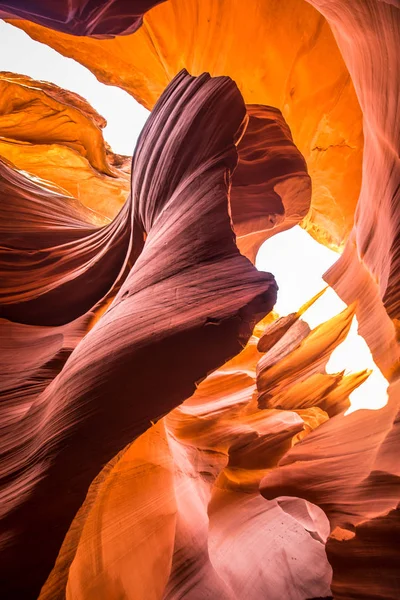 Geweldige zandstenen formaties in Antelope Canyon, Arizona, Verenigde Staten — Stockfoto