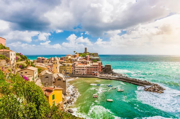 Vernazza kasaba, Cinque Terre, İtalya — Stok fotoğraf