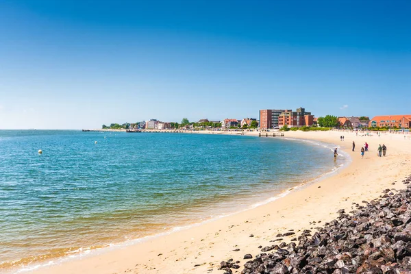 Hermoso paisaje de playa en la isla de Foehr, la segunda isla más grande del Mar del Norte alemán y un destino popular para los turistas, en Schleswig-Holstein, Mar del Norte, Alemania — Foto de Stock