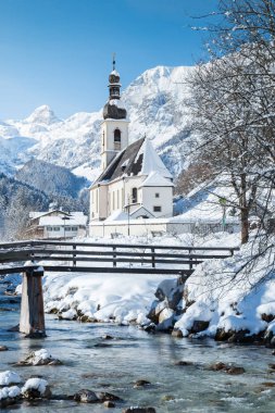 Kışın Ramsau Kilisesi, Berchtesgadener Toprağı, Bavyera, Almanya