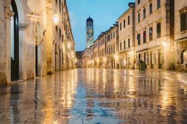 Alacakaranlıkta Dubrovnik tarihi kenti, Dalmaçya, Hırvatistan