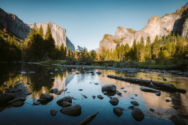 Yosemite Ulusal Parkı Yazın gün batımında, California, Usa