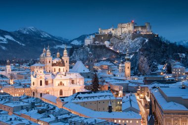tarihi salzburg city ile festung hohensalzburg kış, Avusturya