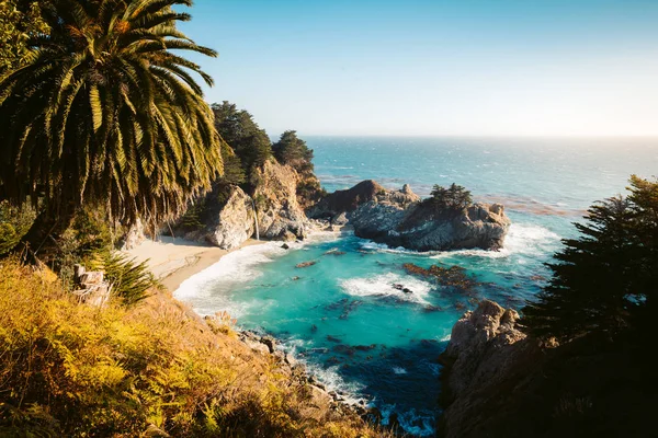 McWay Falls al atardecer, Big Sur, California, EE.UU. —  Fotos de Stock