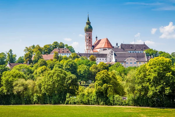 Знаменитый Andechs аббатство летом, район Штарнберг, Верхняя Бавария, Германия — стоковое фото