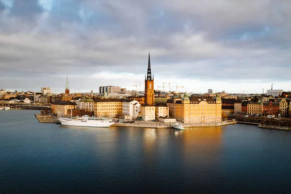 Gün doğumunda Stockholm silüeti, İsveç, İskandinavya — Stok fotoğraf