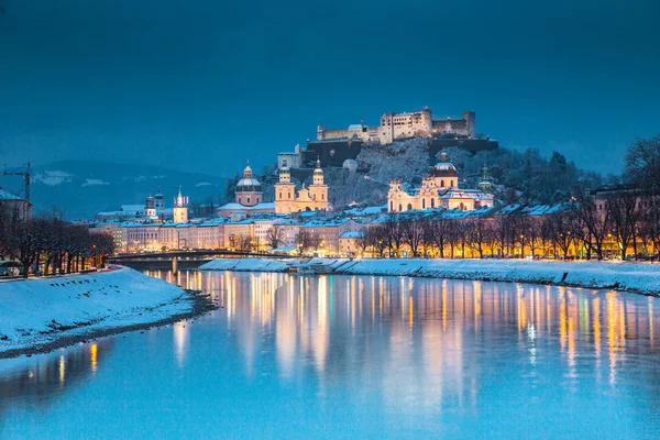 Klassiek Uitzicht Historische Stad Salzburg Met Beroemde Festung Hohensalzburg Salzach — Stockfoto