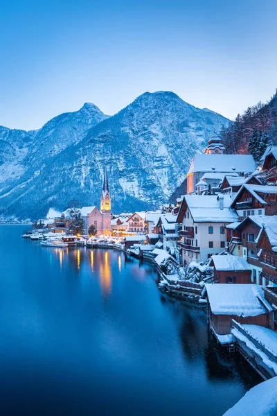 Класичний Листівка Вид Знаменитий Гальштат Lakeside Місто Альпах Красивою Hallstattersee — стокове фото