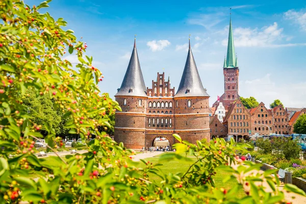 Idylliskt Vykort Utsikt Över Den Historiska Staden Lbeck Med Berömda — Stockfoto