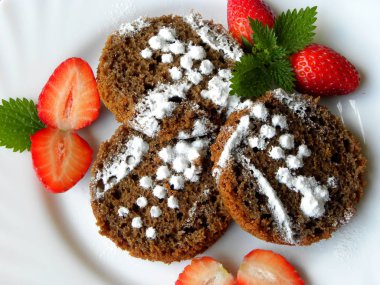 Çilekli çikolatalı pasta