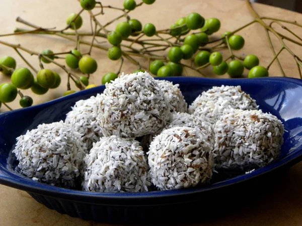 Postre Bolas Copos Coco —  Fotos de Stock