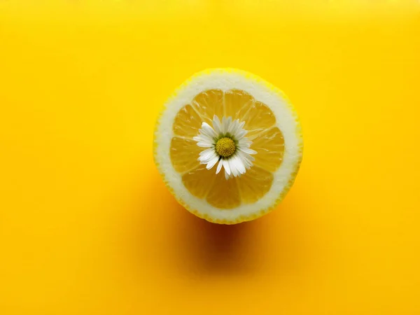 Closeup Lemon Cutaway Yellow Background — 图库照片