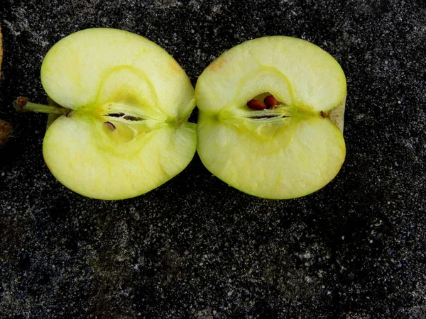 Cutaway Μήλο Γκρι Φόντο — Φωτογραφία Αρχείου