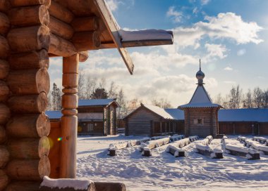 Baykal Gölü yakınındaki köy.