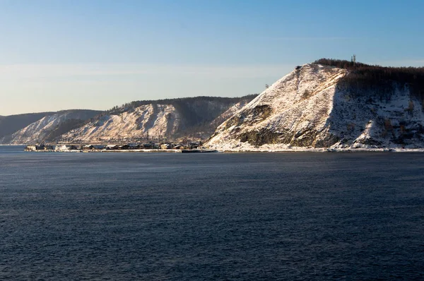 A aldeia perto do Lago Baikal Imagem De Stock