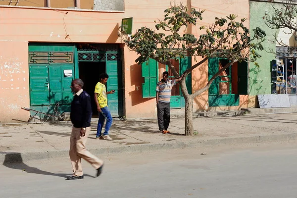 Helyi kereskedelmi újra nyitó ajtó. Mekelle-Etiopia. 0444 — Stock Fotó