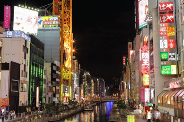 Geceleri Dotonbori eğlence bölgesi. Osaka-Japonya. 6525