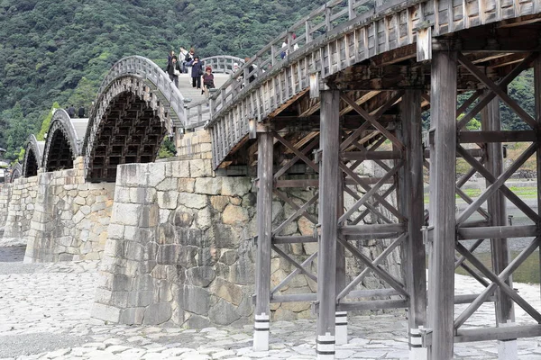 Il ponte ad arco in legno Kintai Kyo. Iwakuni-Giappone. 6782 — Foto Stock