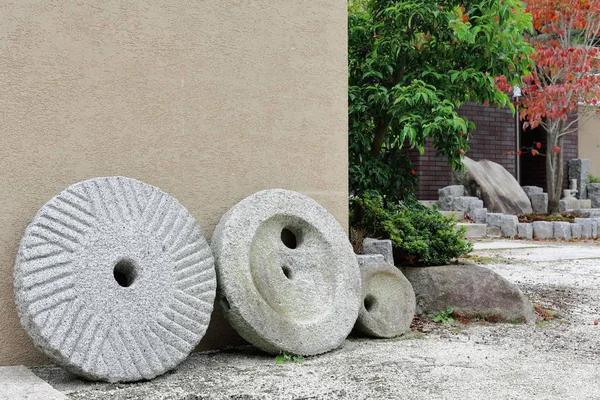 Millstones in Kikko-koen park. Iwakuni-Japan. 6754 — Stock Photo, Image