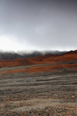 Kahverengi kül Höyük 12km. çapındaki caldera içinde. Ambrym Adası-Vanuatu. 5893