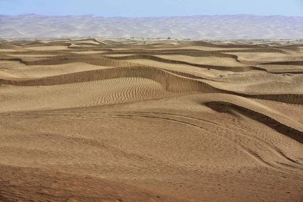 Rörliga Sanddyner Täcker Ytan Taklamakan Desert Bildar Kedjor Dessa Eoliska — Stockfoto