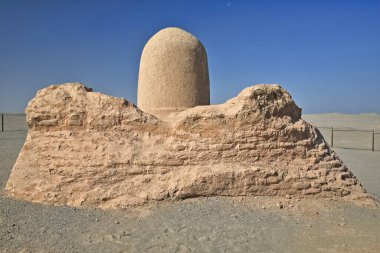 Kubbeli Budist tapınağı, stupa-M3 özelliğini içeriyor. M.S. 2 'den V' ye kadar var olan manastır alanı Miran-eski karavan yolu Dunhuang-Güney İpek Yolu-Ruoqiang İlçe-Xinjiang-Çin