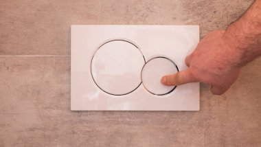Modern plastik su kaydetme yeteneği ile düğmeleri kızarma