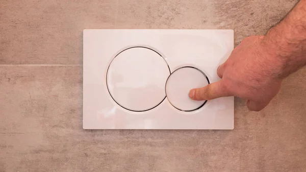 Modern plastik su kaydetme yeteneği ile düğmeleri kızarma