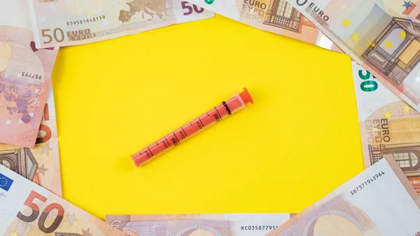 İlaç parası - İlaç maliyeti konsepti