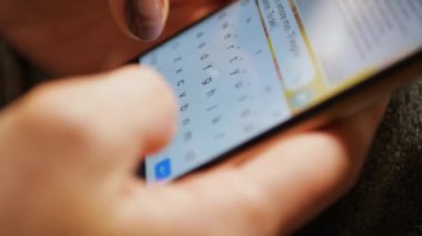 İtalyan kadın İtalyanca mesaj yazıyor, merhaba sevgilim, sana iyi şanslar dilerim. ....