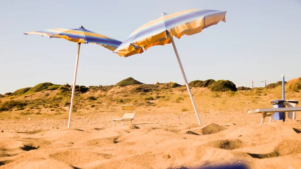 Paraguas Cielo Hamaca Playa Preparación Para Temporada Turística Temporada Turística — Foto de Stock