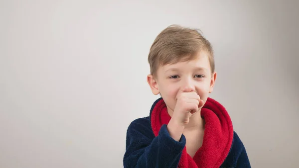 Портрет Хлопчика Емоції Дитини Білому Тлі — стокове фото