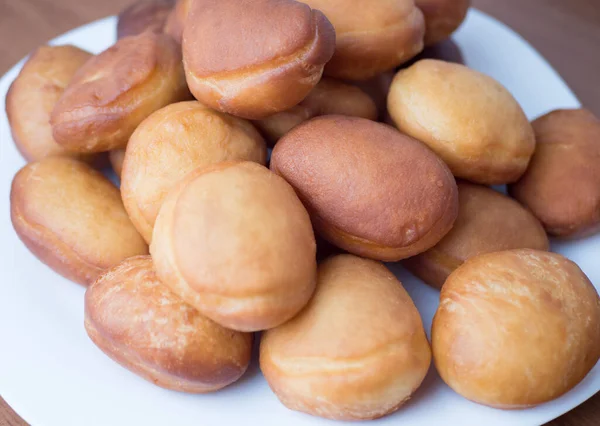 Köstliche Süße Donuts Auf Einem Teller Nahaufnahme Traditionelles Jüdisches Süßgericht — Stockfoto