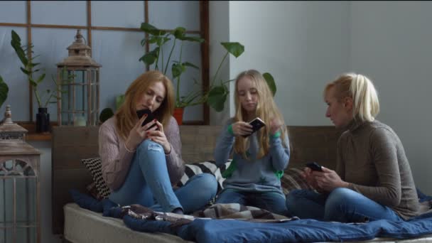 Rodinné sdílení multimediálního obsahu s chytrými telefony